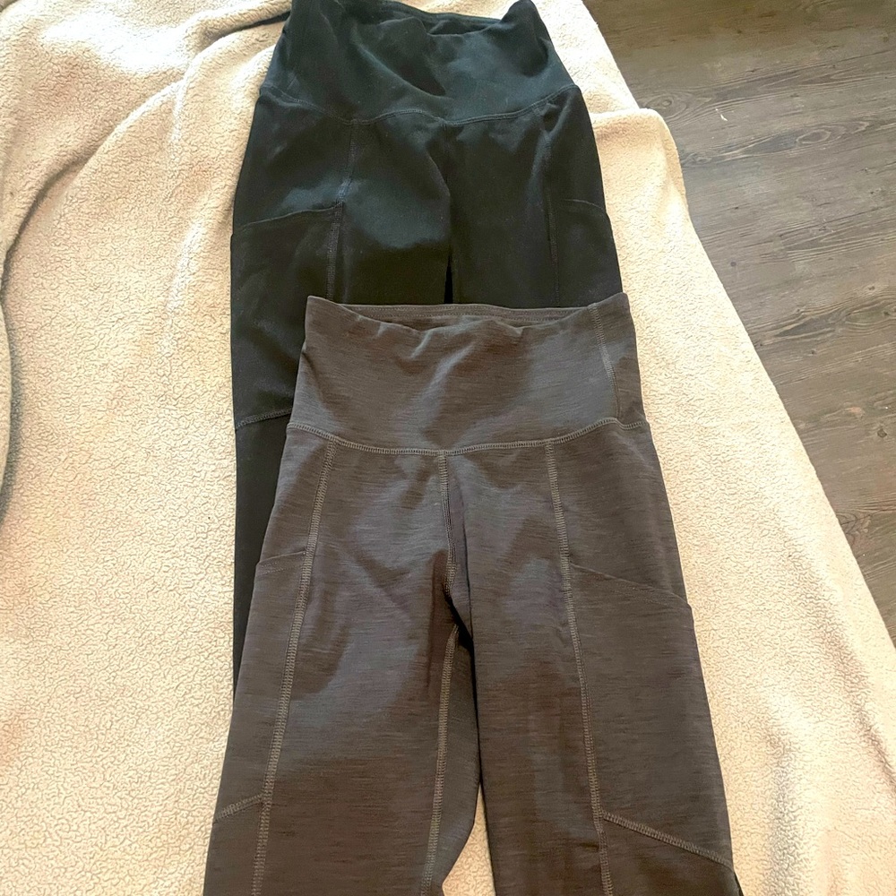 AE leggings with pockets